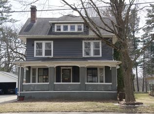 608 E Chamberlin St, Dixon, IL 61021