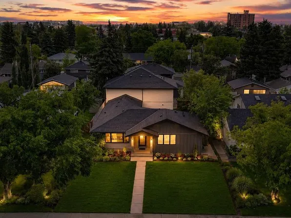 14 W Gladeview Cres SW, Calgary, AB T3E 4X8