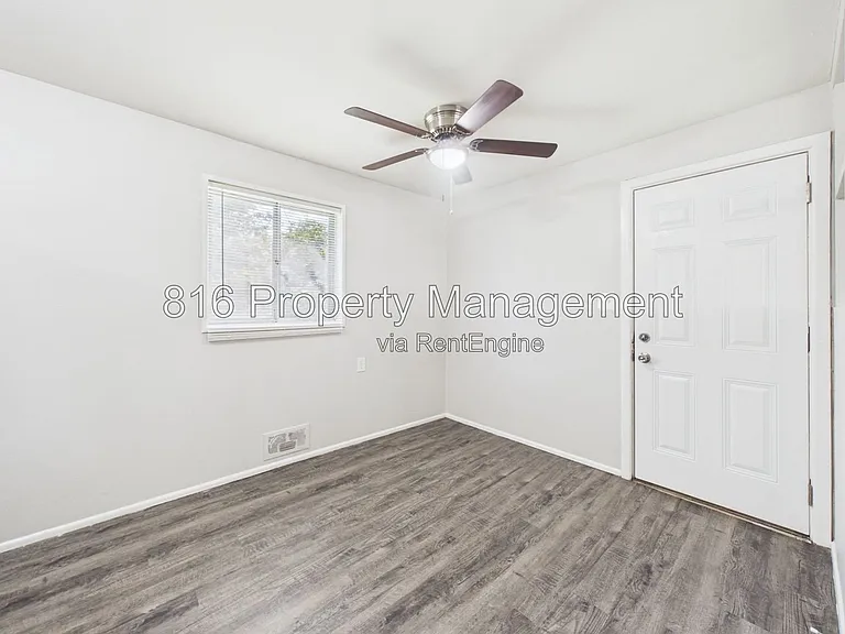 8511 Crystal Ave — Photo 6