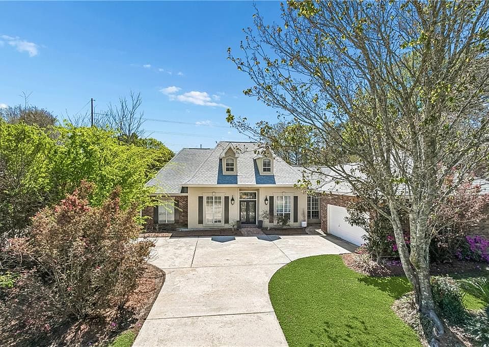 1st image of 511 River Oaks Dr