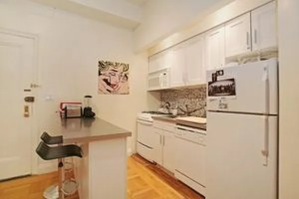 Sold by Douglas Elliman | media 19