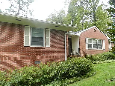 731 Gay Dr — Photo 3