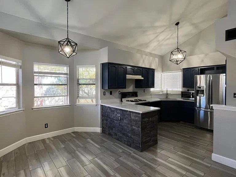 7548 Plaza Taurina Dr — Photo 6