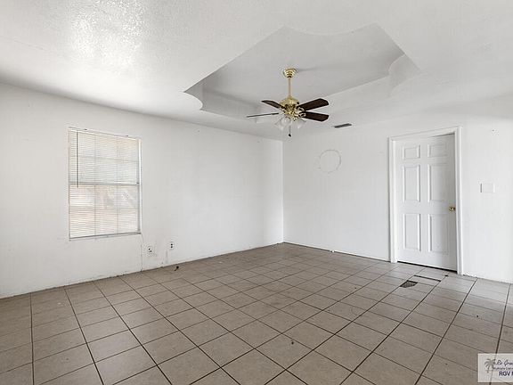 4th image of 10601 W Sathire Cir