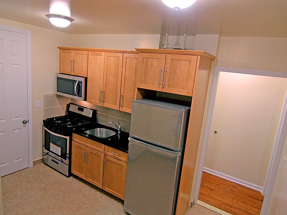 2nd image of 267 Edgecombe Ave APT 1A