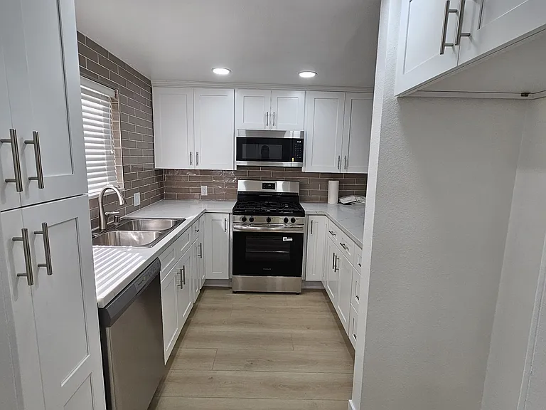 459 E Orange Grove Ave #F — Photo 3