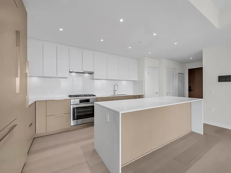 128 W 15th St #2101 — Photo 17