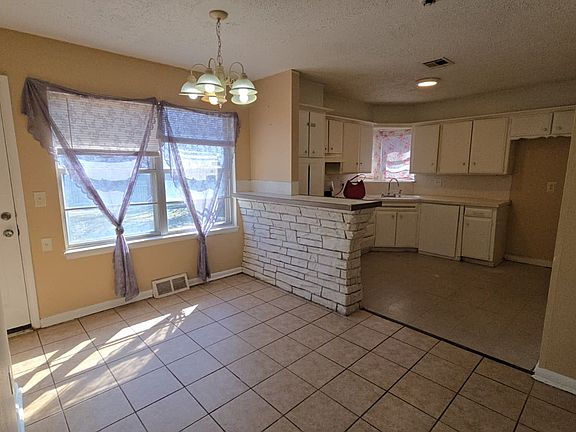 4th image of 2824 SW 62nd St