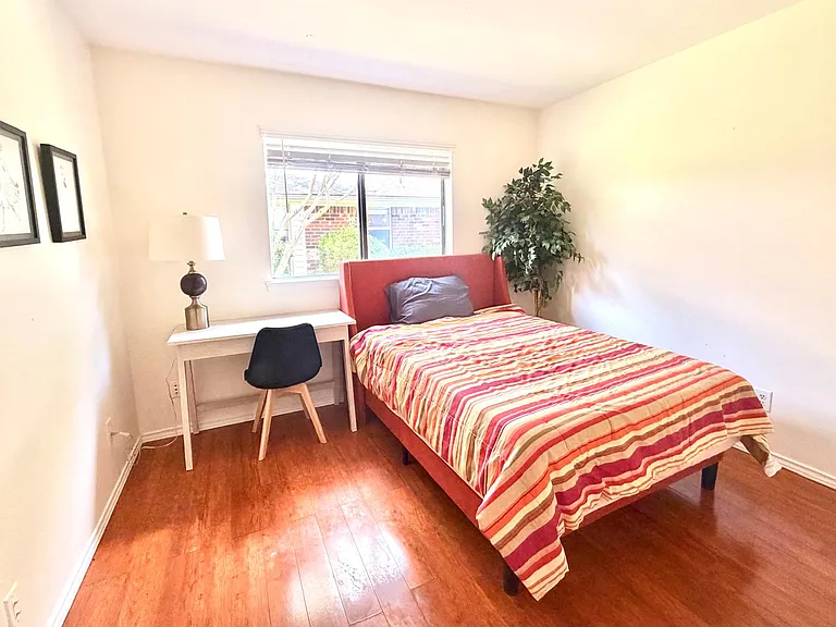 1702 Damian Way — Photo 3