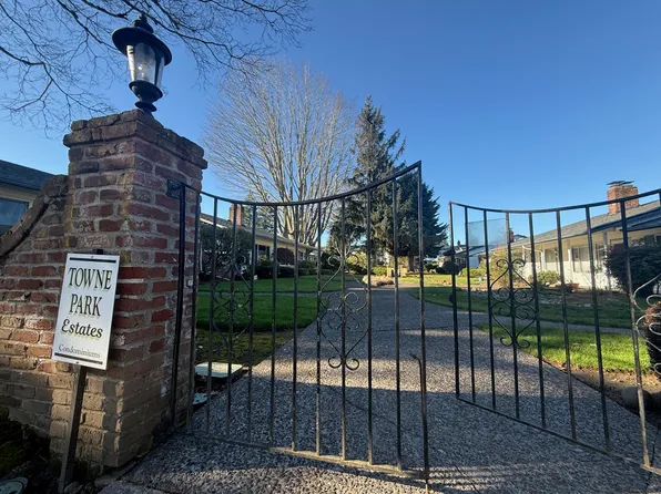 1001 NE 90th Ave APT C, Portland, OR 97220