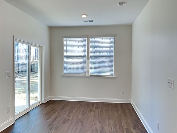 5th image of 616 Rivermist Dr