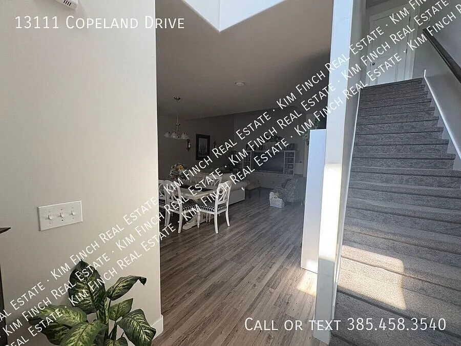 3 bed, 2.5 bath, 1944 sqft, $2,100 — Photo 3