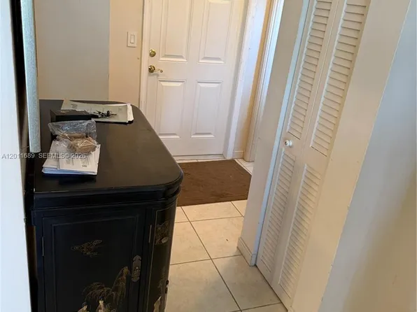700 NE 14th Ave APT 409, Hallandale Beach, FL 33009