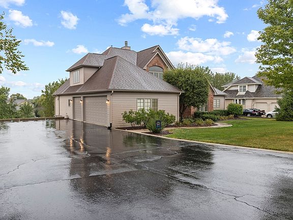 2nd image of 941 Dakota Dr
