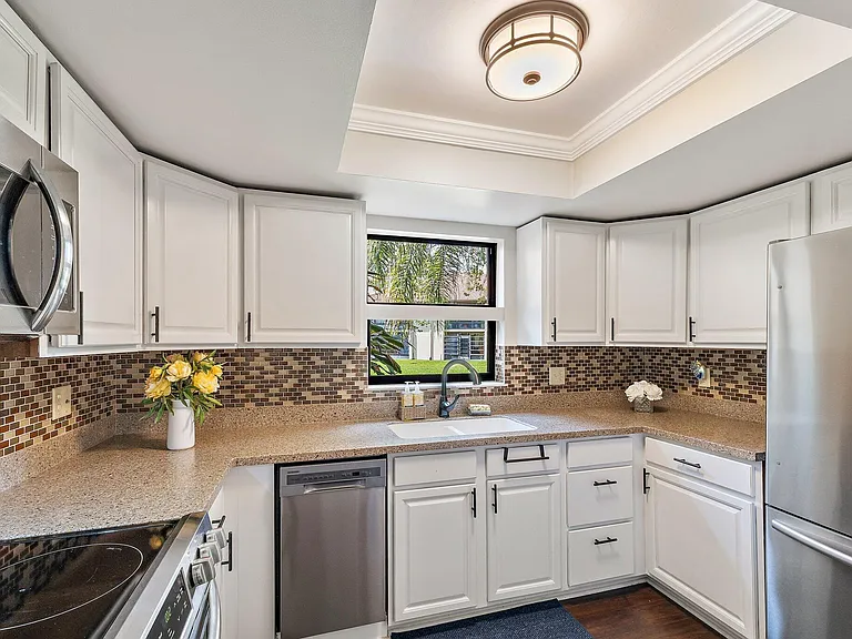 671 SW South River Dr #105 — Photo 13