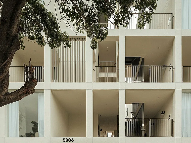 Furnished Apartment in Hollywood, LA _ Lorena Darquea