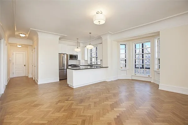 Rented by Domus Realty | media 10