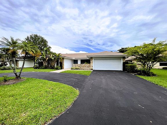 2nd image of 11375 NW 19TH Drive