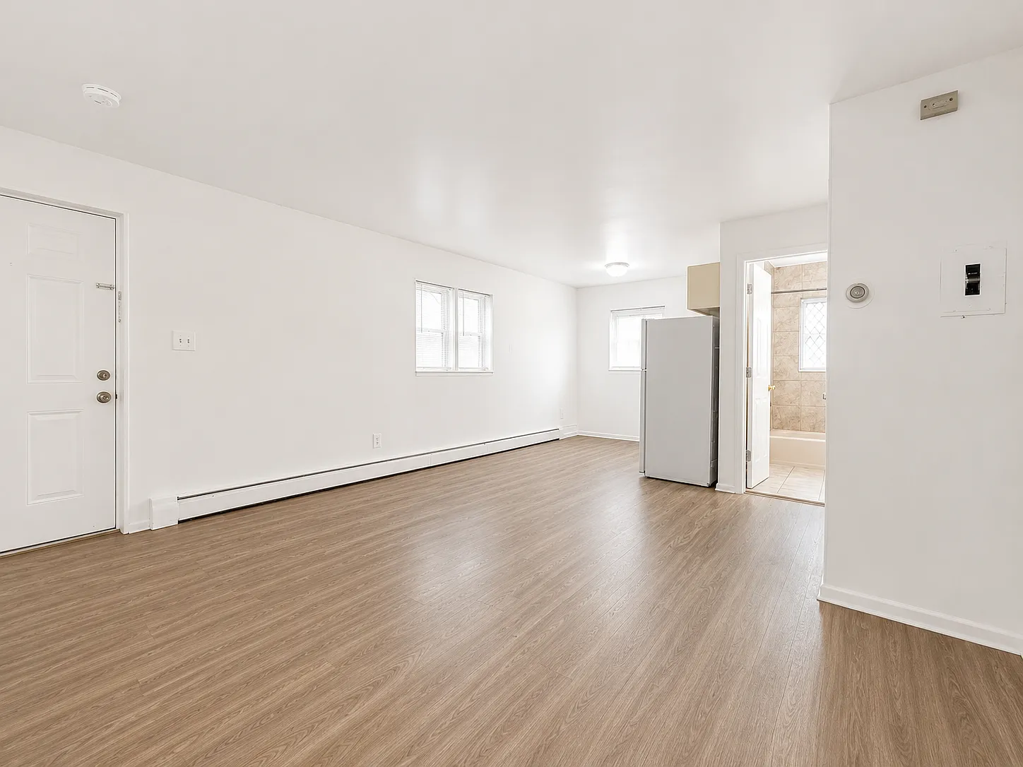 Studio, 300 sqft, $1,375 — Photo 1