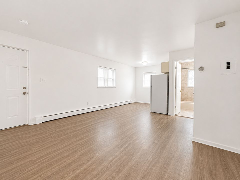 1st image of 55 Handy St #1R
