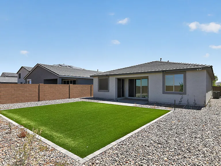 10526 S 56th Ln — Photo 15