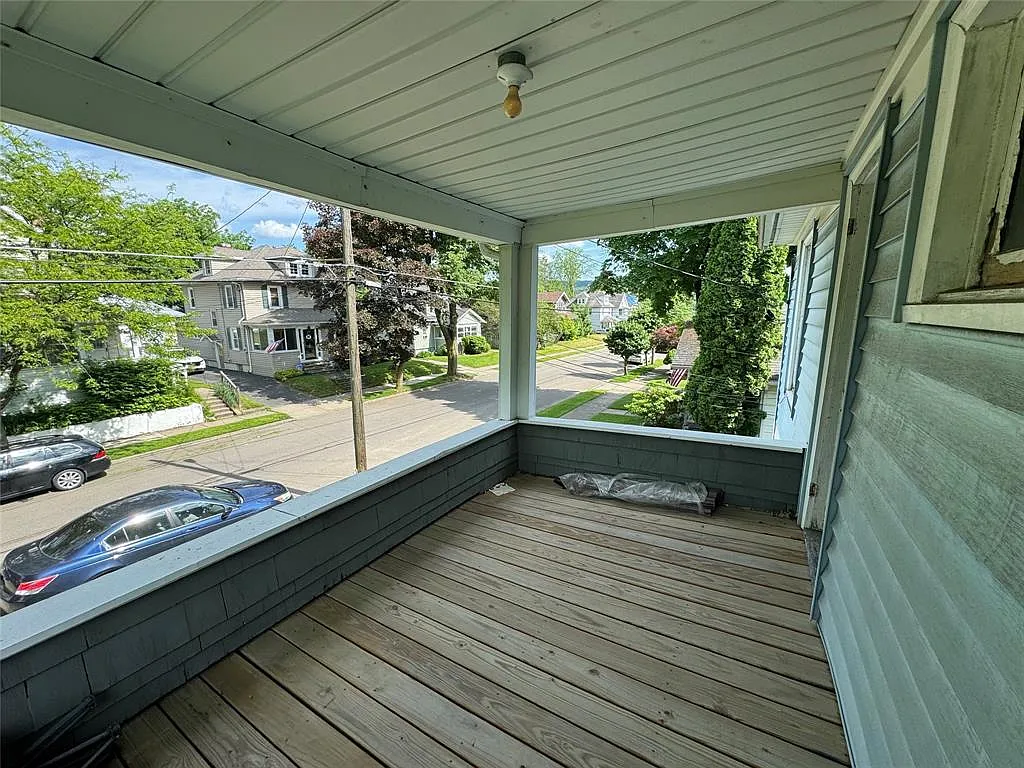 2 bed, 990 sqft, $1,050 — Photo 2