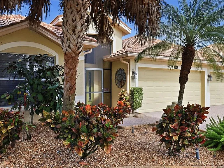 13818 Farnese Dr — Photo 2