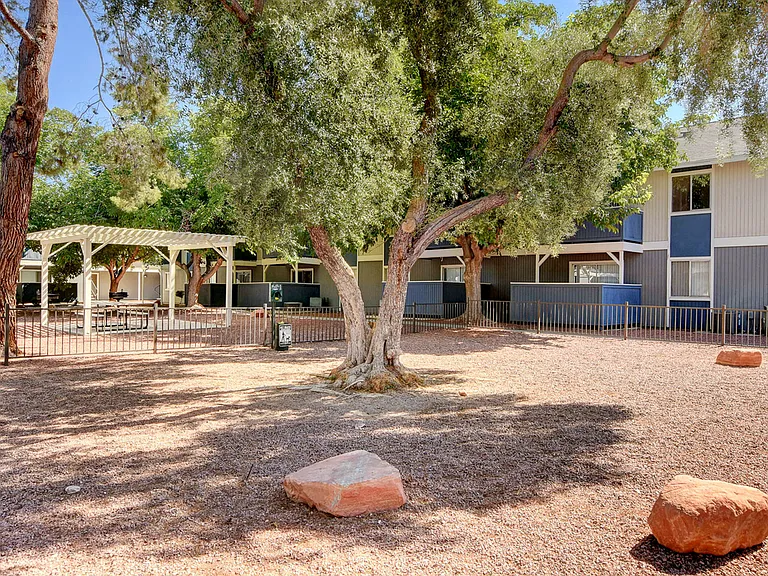 Paradise Square | Apartments For Rent in Las Vegas