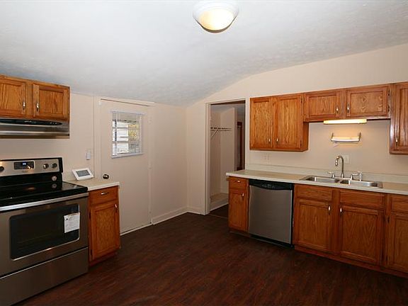 4th image of 222 Johnson St