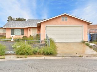 860 Crescent Dr, Barstow, CA 92311