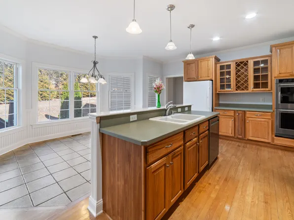 36 Belinsky Circle, Oxford, CT 06478