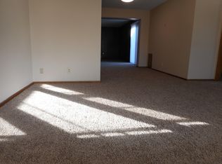 926 S Drury Ln, Wichita, KS 67207