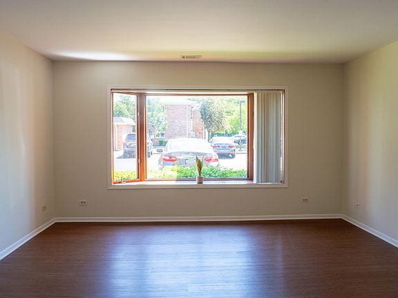 3rd image of 1507 N Milwaukee Ave APT 2D