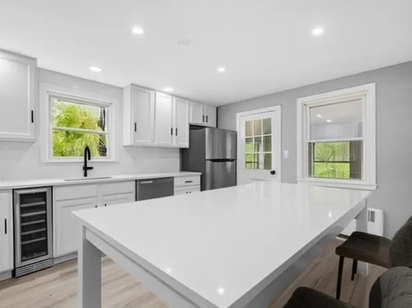 255 West St, Weymouth, MA 02188