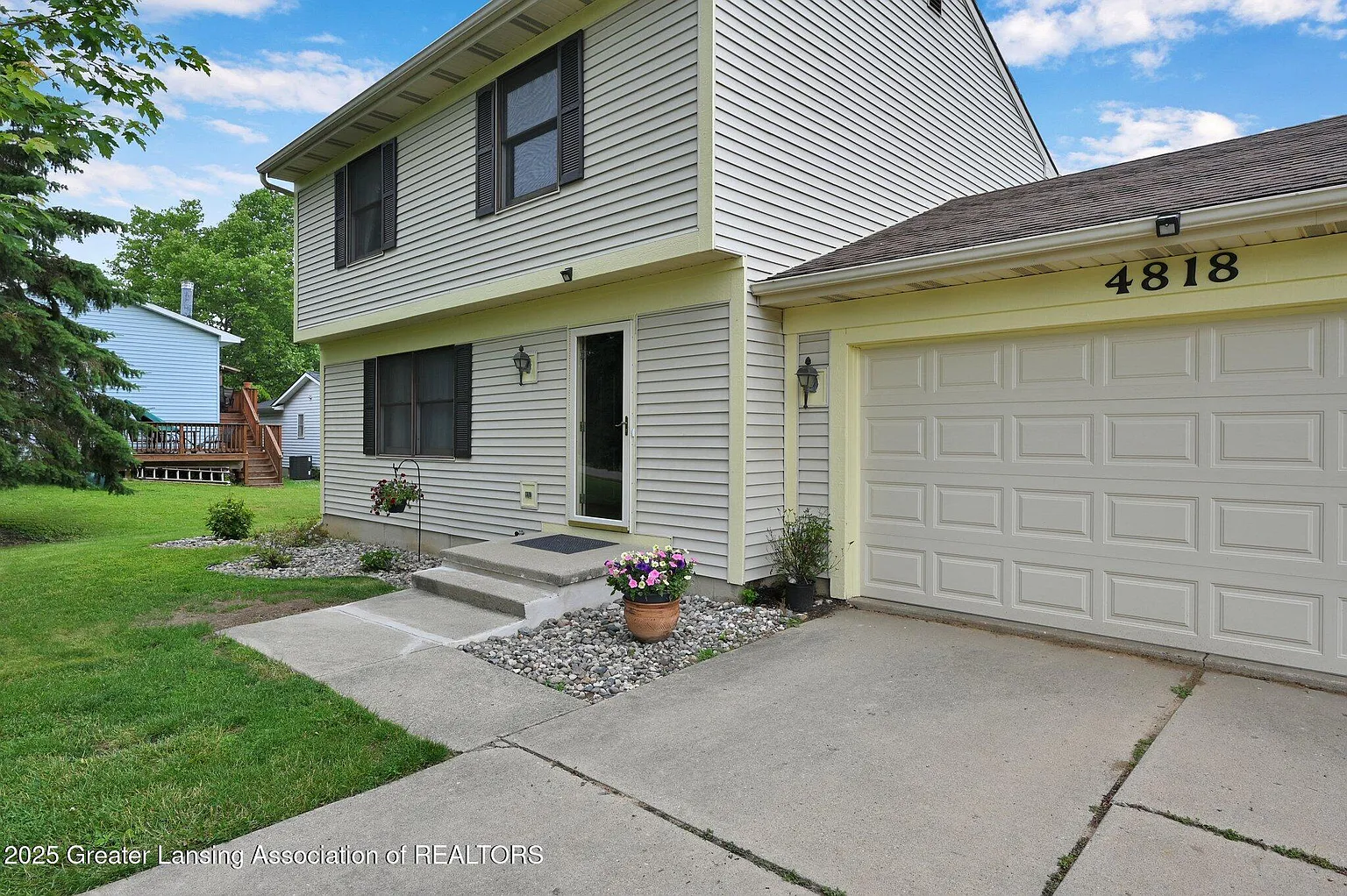 4818 Moultrie Cir photo 1
