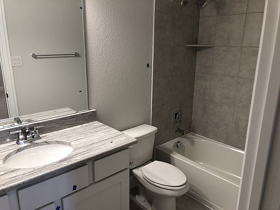 4th image of 713 Woodview Dr