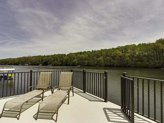 5th image of 340 Hillwood Dr