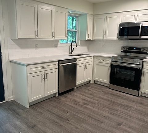 2nd image of 559A Wonder Ln