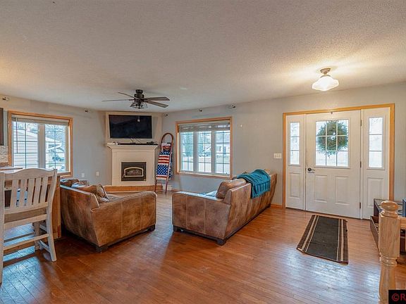 3rd image of 430 2nd St NE
