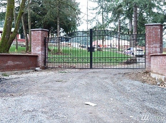 2nd image of 8010 Locust Ave E
