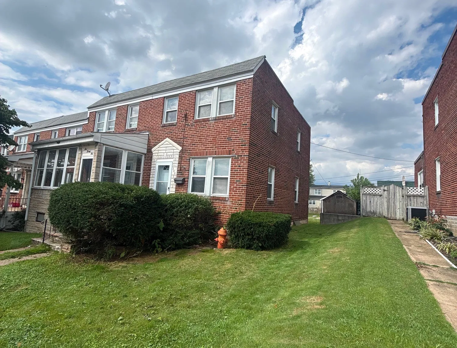 4 bed, 1.5 bath, 1240 sqft, $2,399 — Photo 1