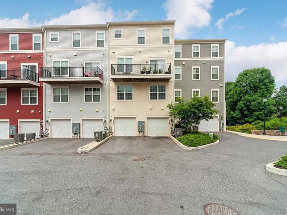 4th image of 334 Park Ave #15