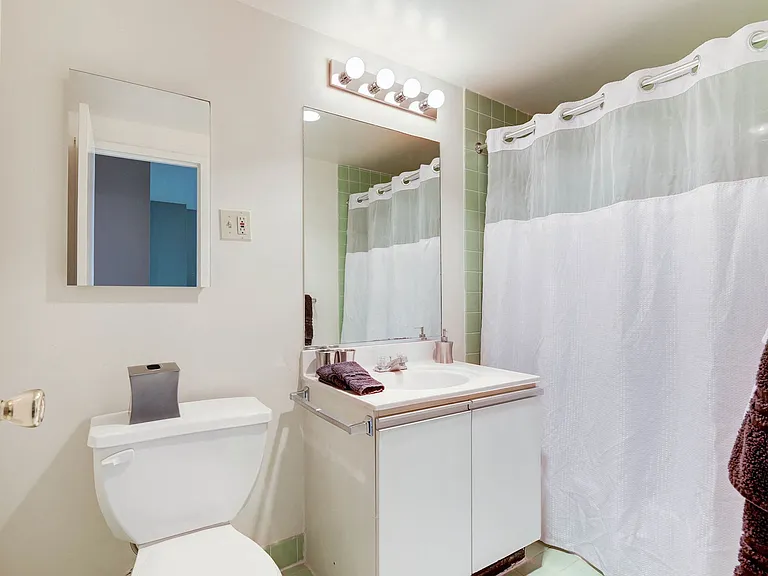 Well-lit and laid out bathrooms