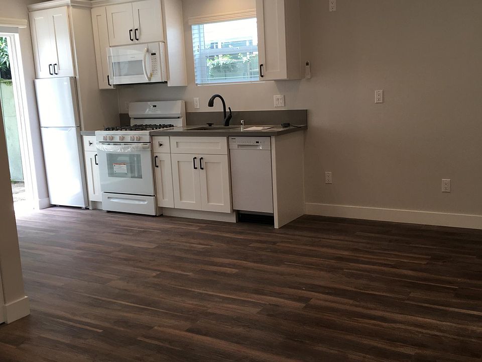 1st image of 10511 1/2 Chandler Blvd