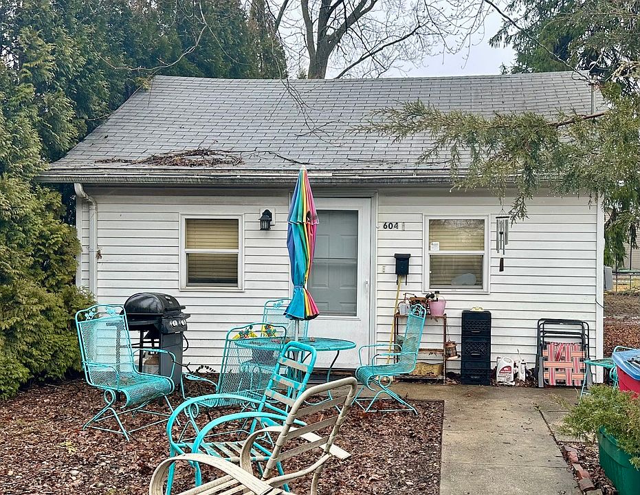 1st image of 604 E Houghton St