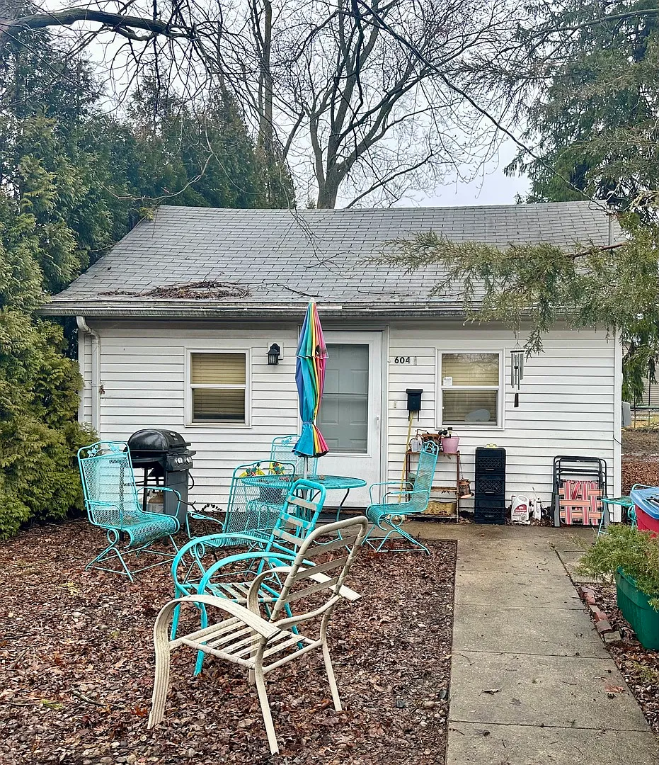 604 E Houghton St photo 1