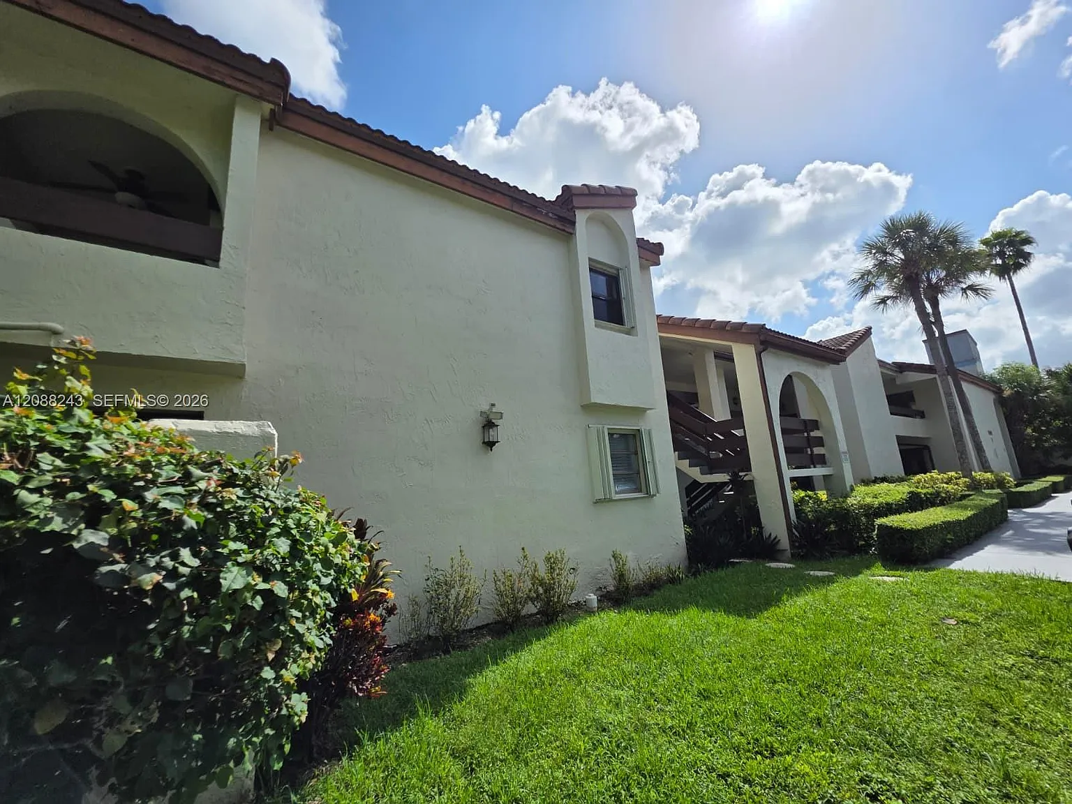 Kenland Bend South Condo — Photo 4
