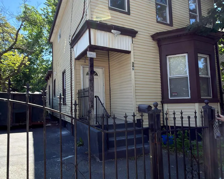 344-346 S 10th St