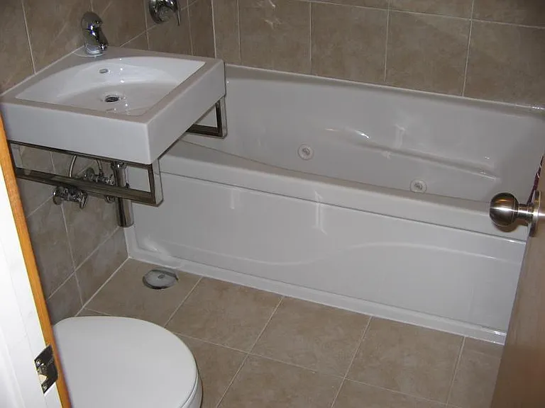 5400 S Harper Ave — Photo 3