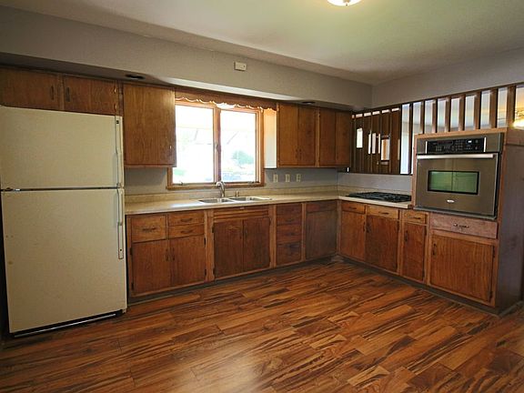 Alternate kitchen view.